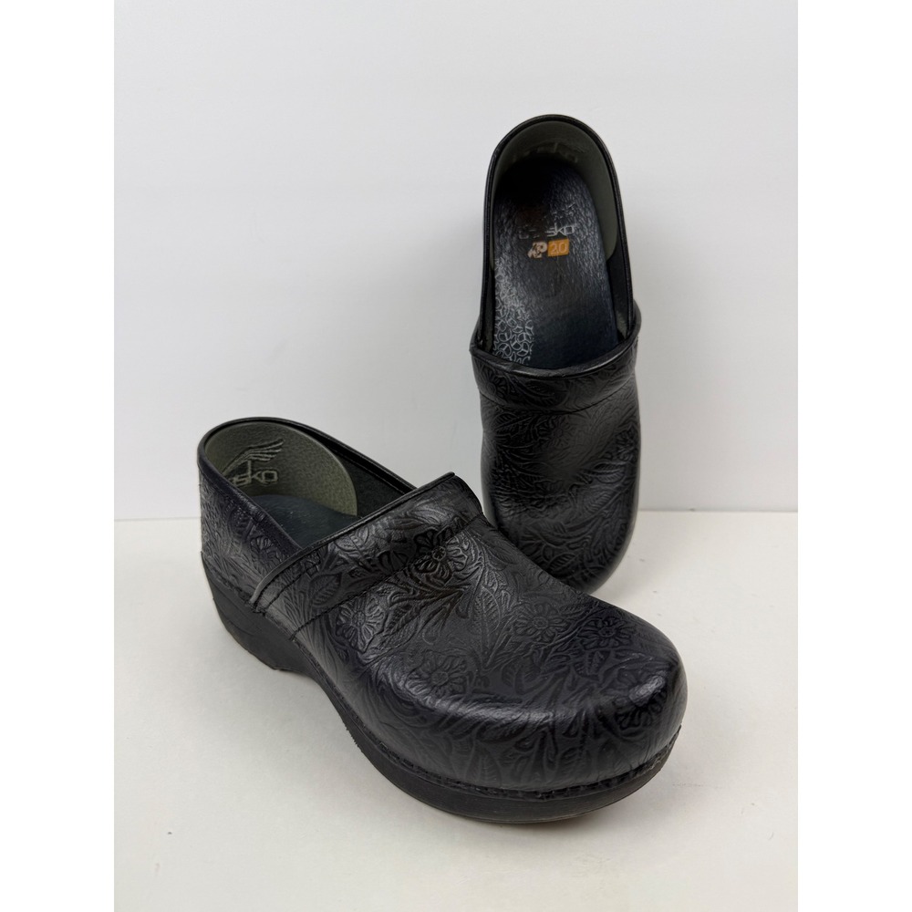Dansko XP 2.0 Black Floral Embossed Leather Clogs Professional Shoes Womens 38